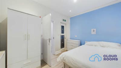 Refurbished House- En Suite Room Available SE18 Main Photo