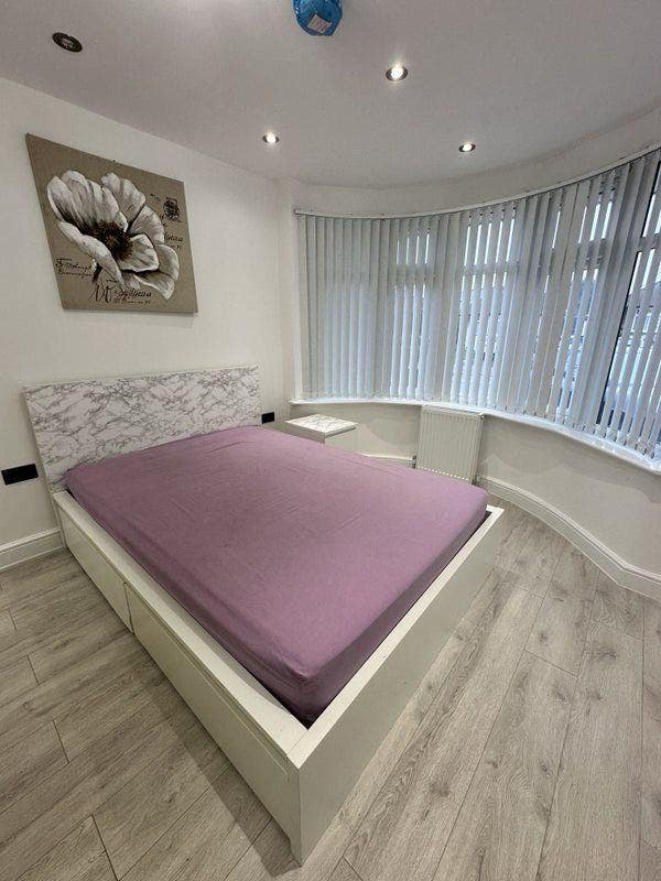 Lovely Studio Flat for Rent in Clayhall Main Photo