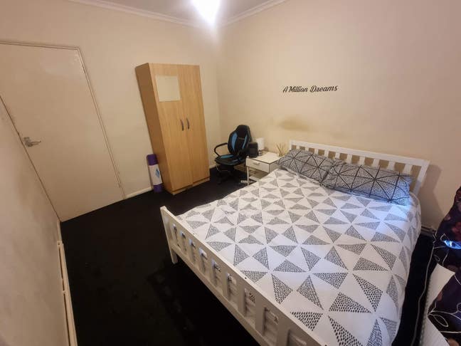 Double Bedroom in Hackney + All bills Main Photo