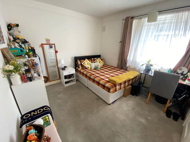 Double Room (Bills Included) Main Photo