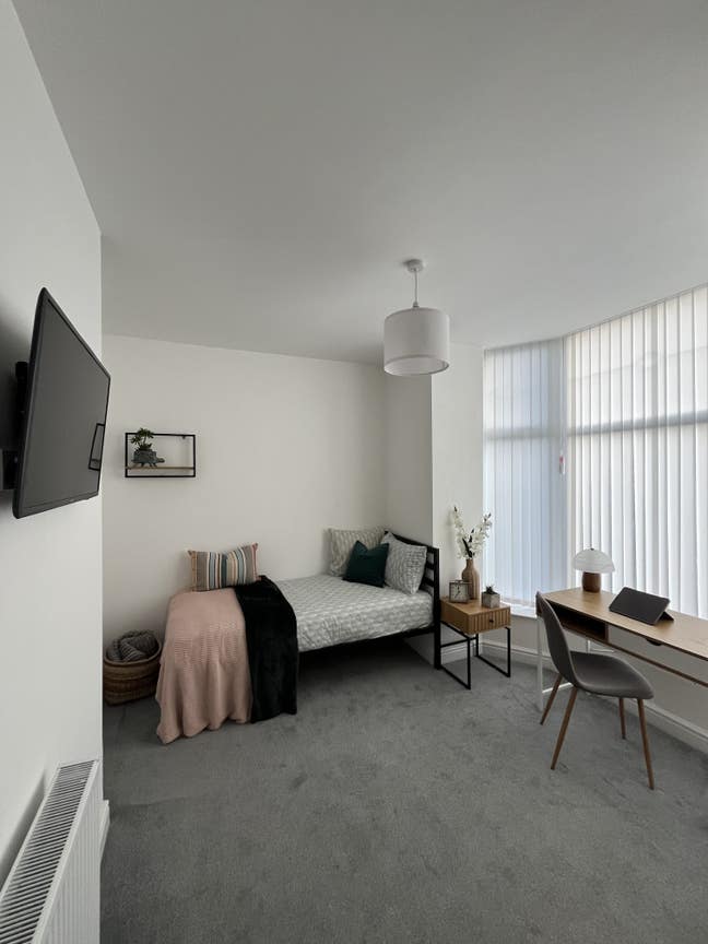 Room in a Shared House, Bath Street, OL9 Main Photo
