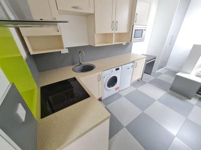 Studio Flat Available Bills Inc- Withington Main Photo