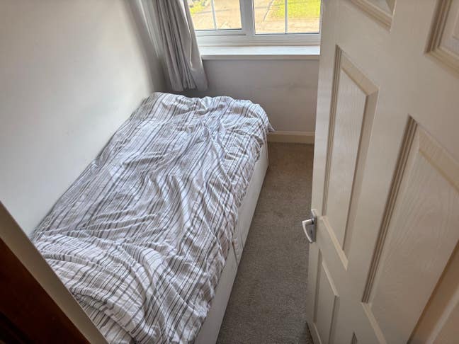Single room in quiet area Main Photo