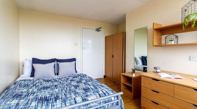 Sept 2025 Intake | Bills Included | Silver Room Main Photo