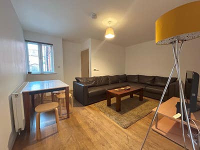 140 Leopold Street Main Photo