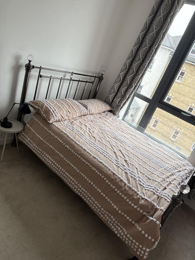 Spacious Double Room + Balcony + Own Bathroom Main Photo
