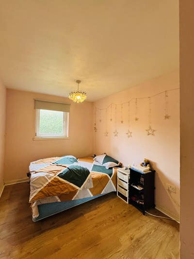 Spacious Double Bedroom in Fully Furnished Flat Main Photo