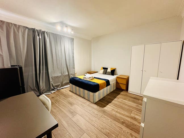 Double Room for a Couple – Great Wembley Location Main Photo