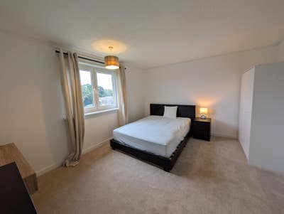 Double Room in a Newly Decorated Flat in Granton Main Photo