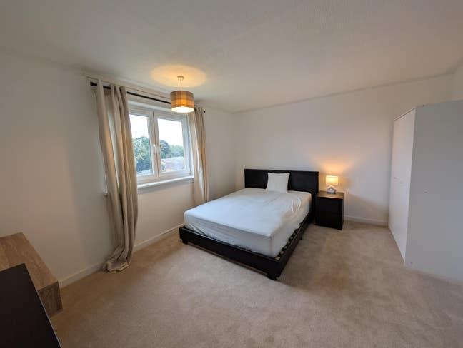 Double Room in a Newly Decorated Flat in Granton Main Photo