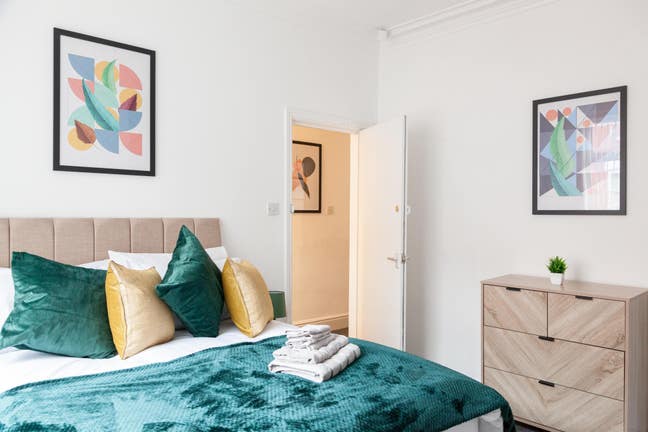 Professional house share 5 minutes  uni and Hospi Main Photo