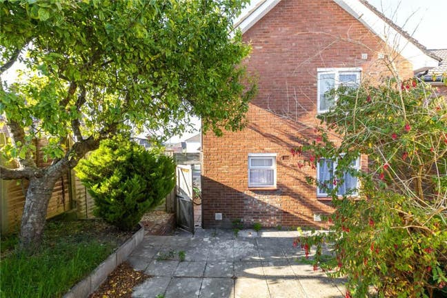 Double Room to Rent - Bills included Main Photo