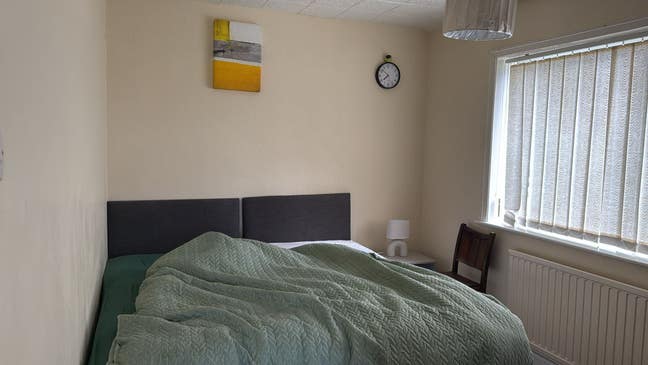 Double room in a two bed house available now Main Photo