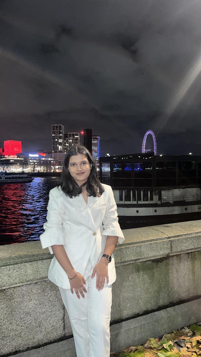 Professional Female seeks a double room Main Photo