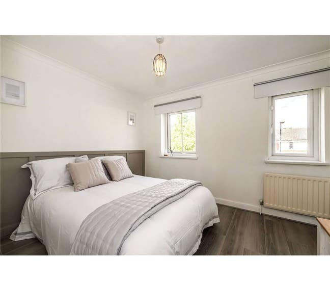 Double bedroom in a house in Canary Wharf Main Photo