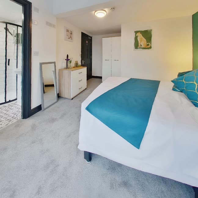 En-Suite room close to Aintree hospital Main Photo