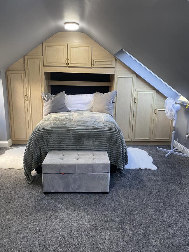 Large loft double room  Main Photo