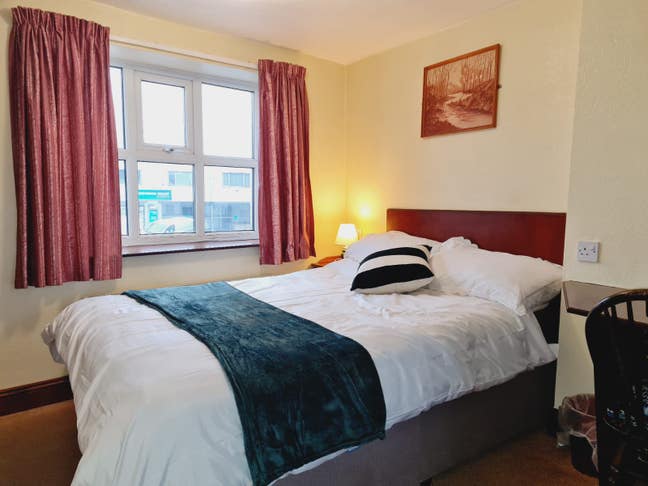 Hotel-Style Room for Rent – NN8 Main Photo