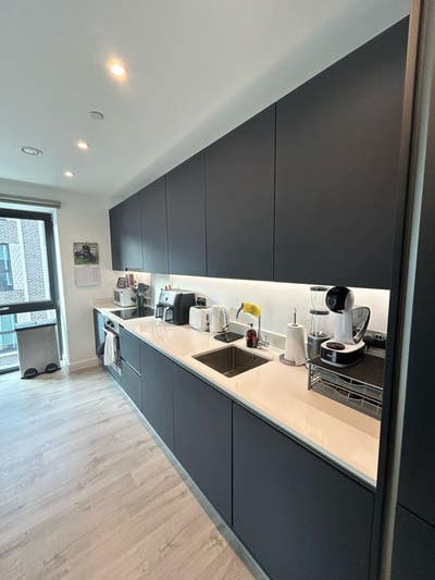 Monday-Friday double bedroom w/ ensuite Main Photo
