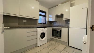 Newly Renovated Room in a 5 Bed 2 Bath! Main Photo