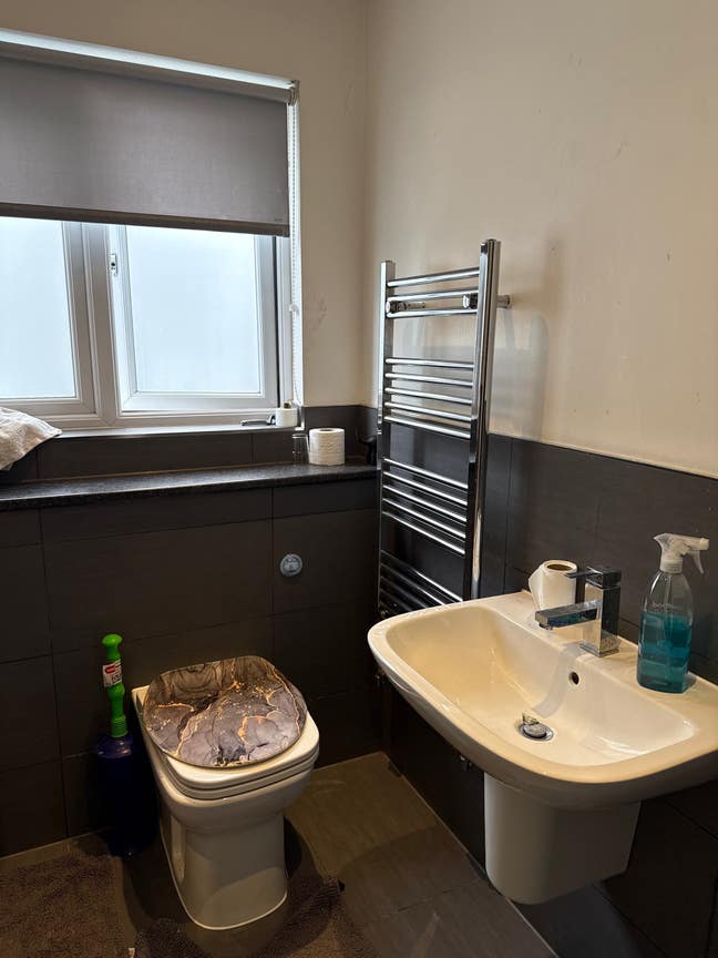 Stunning Clean 2 Spare Rooms Available Main Photo