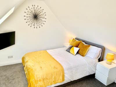 Double Loft Room Available  - Smart Tv Main Photo