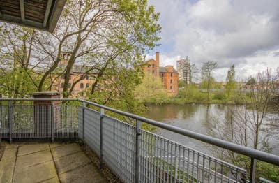Derby Riverside Apartment with En-Suite  Main Photo