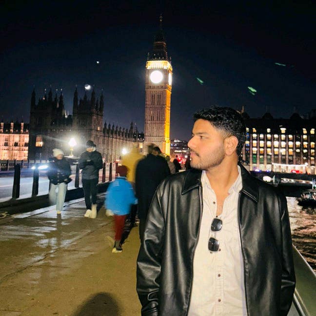 23 year old Male seeks a double room Main Photo