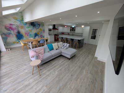 Medium-sized Double room  Main Photo