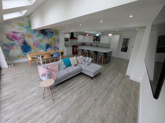 Medium-sized Double room  Main Photo