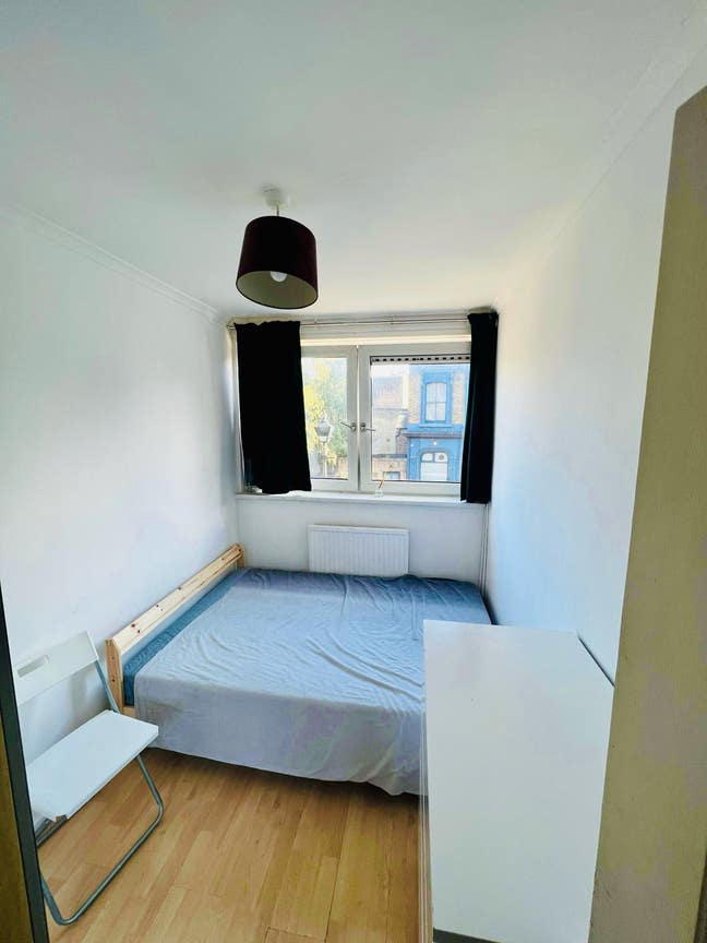 Room available in Stepney Green  Main Photo