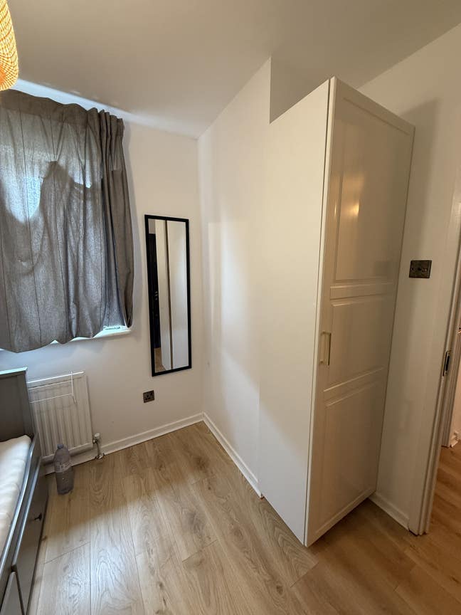 Single bedroom Main Photo