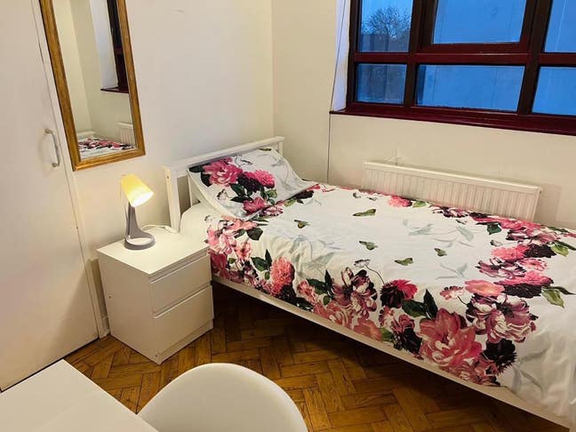 Single room. Minutes from King’s Cross.  Main Photo