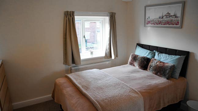 New Property Alert* 3 Rooms Left No Deposit * Main Photo