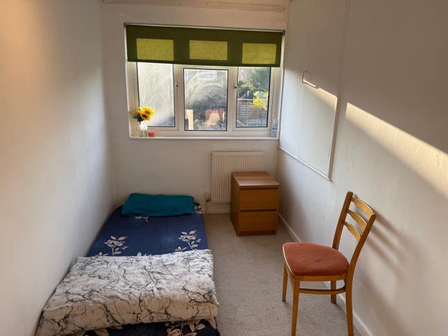 Spacious Furnished Room in a Modern Home Main Photo