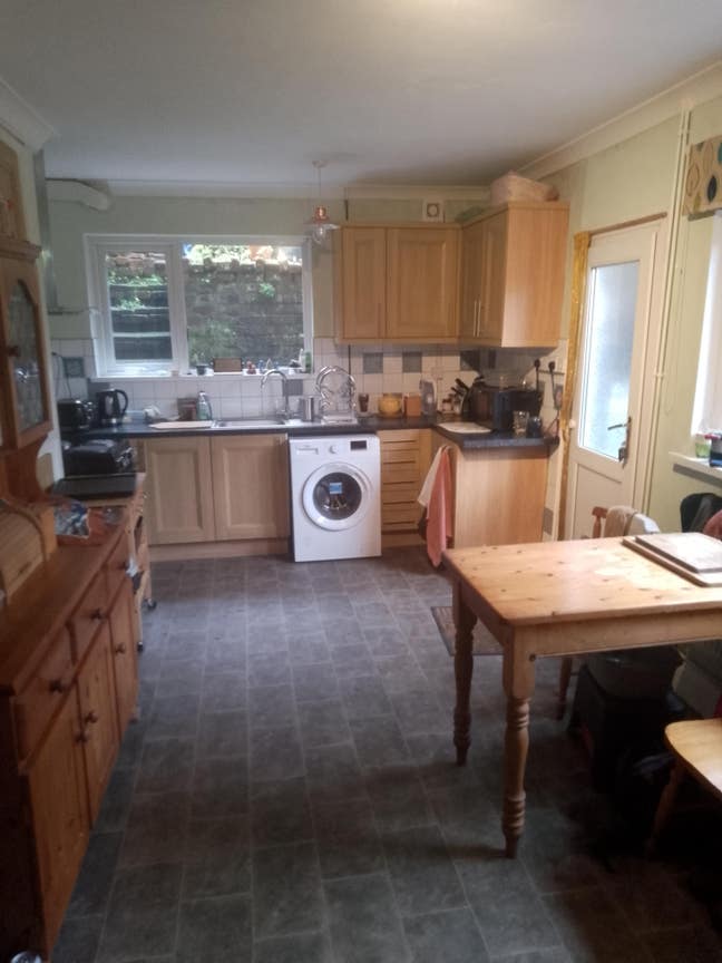 Single Room To Let Main Photo
