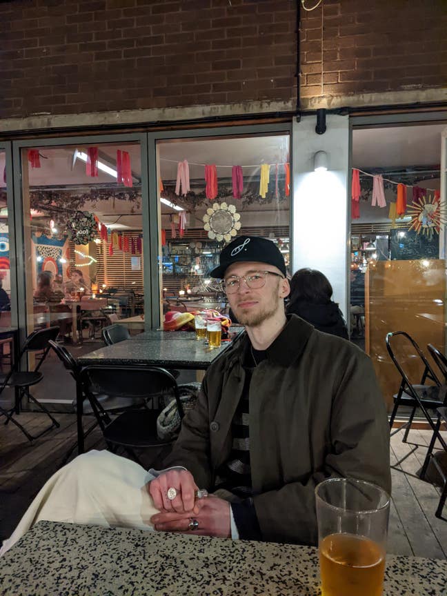 looking for double room in flat/house share Main Photo
