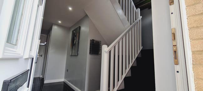 Spacious Double Room (MK City Centre)  Main Photo