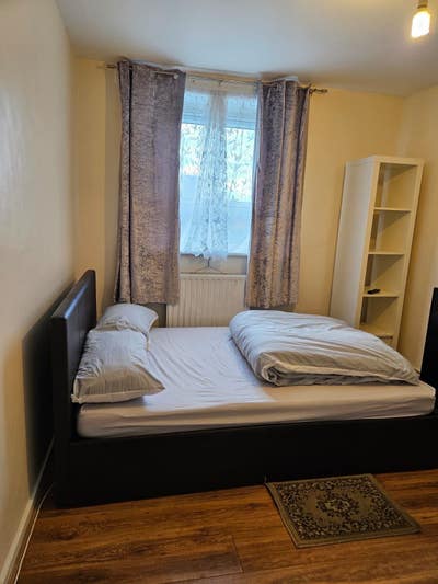 Large Room For Rent - Prime Location! Main Photo