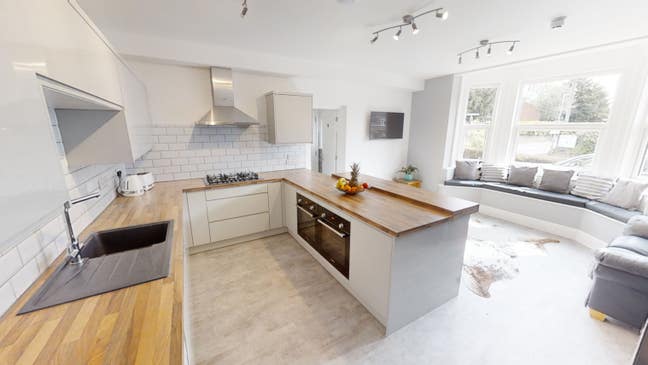 En suite room - premium HMO Main Photo