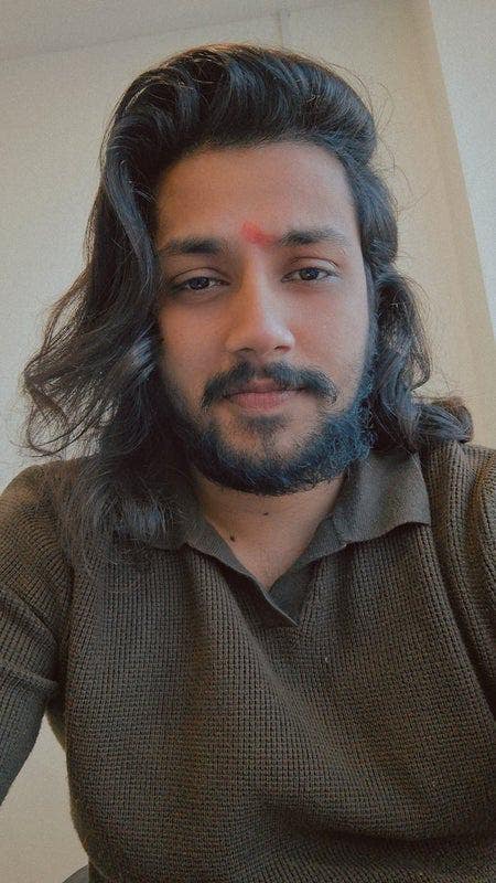 2 rooms sought by 4 males Main Photo