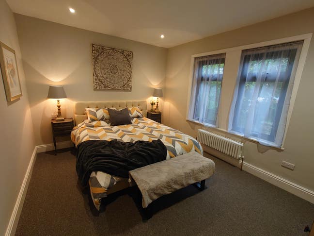 Luxury Rooms available Main Photo