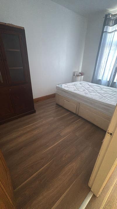 Room for rent Main Photo