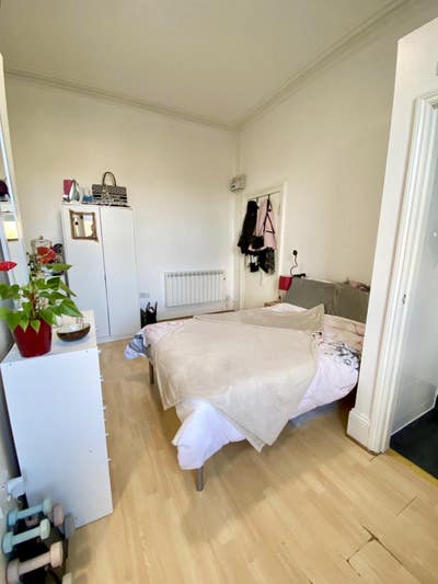 Studio Available in N4!!! Main Photo