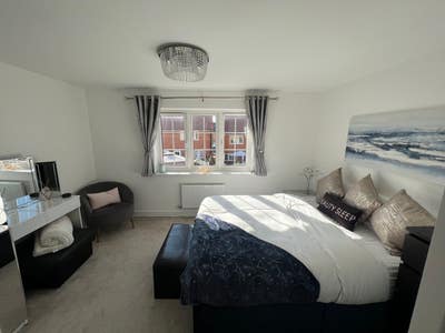 Spacious room in Old Harlow Main Photo