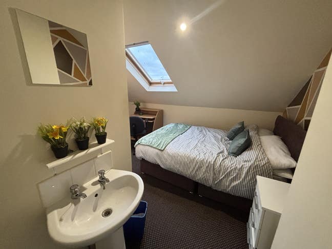 Great Value Property in Popular HU5!  Main Photo