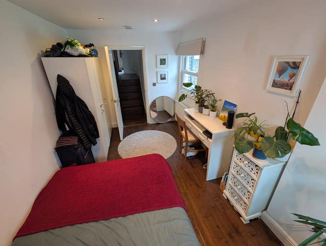 Room For Rent in Putney Main Photo