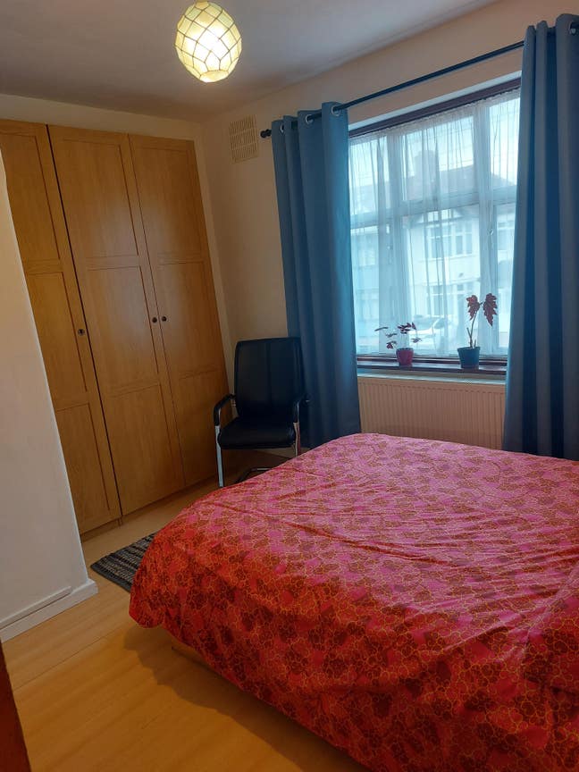 Double room for  a quiet non-smoking person. Main Photo