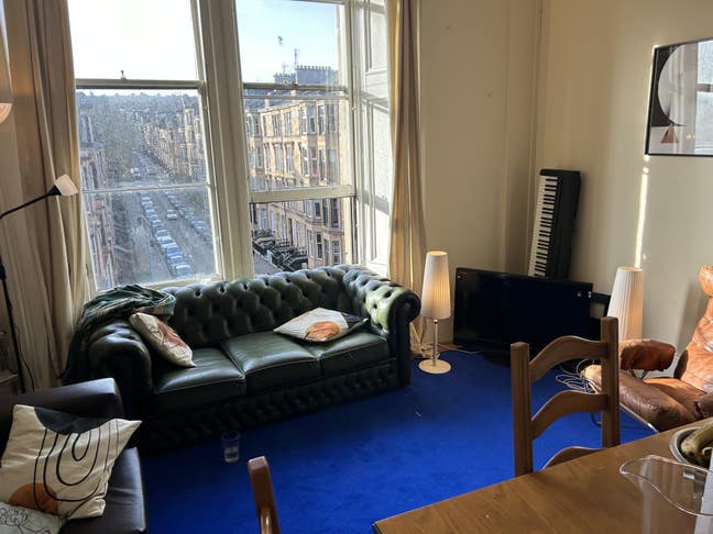 Spacious room for rent in a 3 bed west end flat  Main Photo