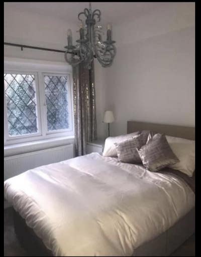 Beautiful double room in family home  Main Photo